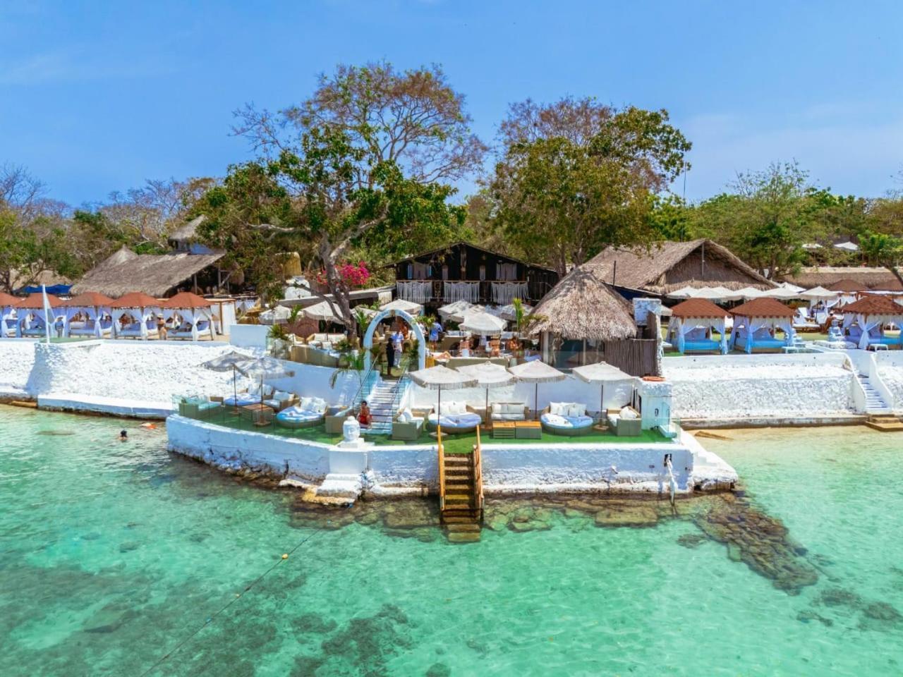 Bora Bora Beach Club & Hotel Isla Grande  Exterior photo