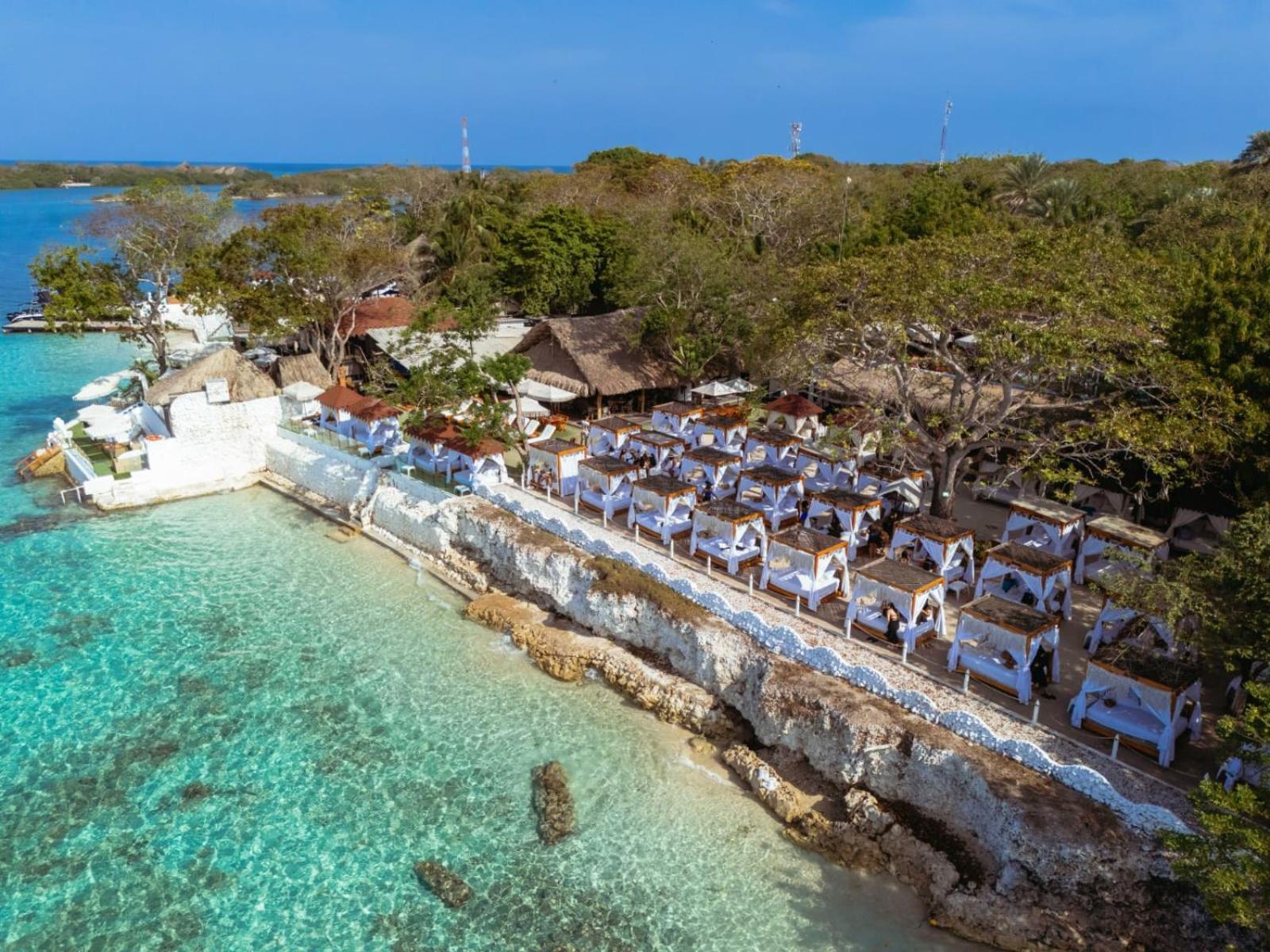 Bora Bora Beach Club & Hotel Isla Grande  Exterior photo